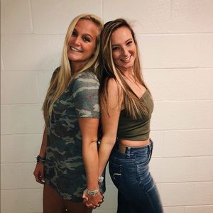 Meet your Posher, Chloe